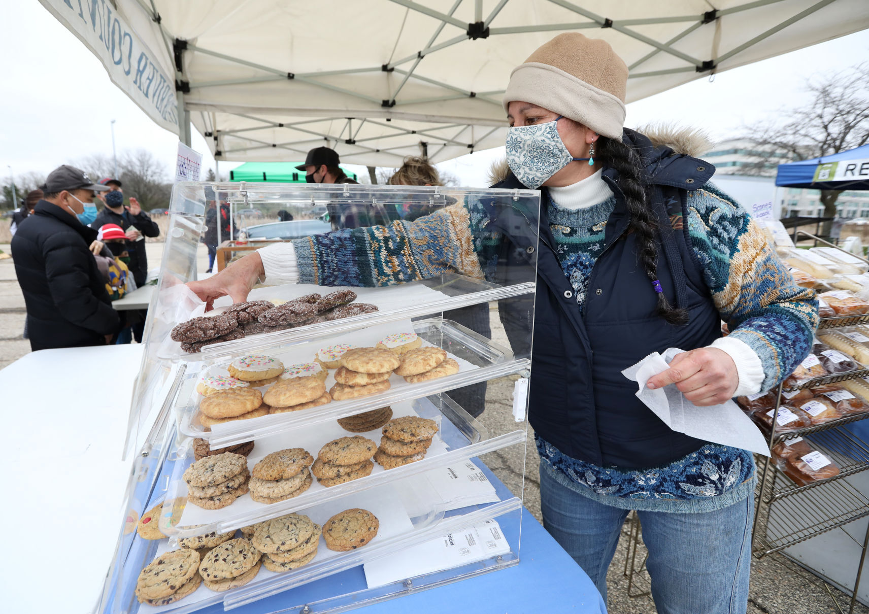 06FarmersMarket0340AJA-04102021114846